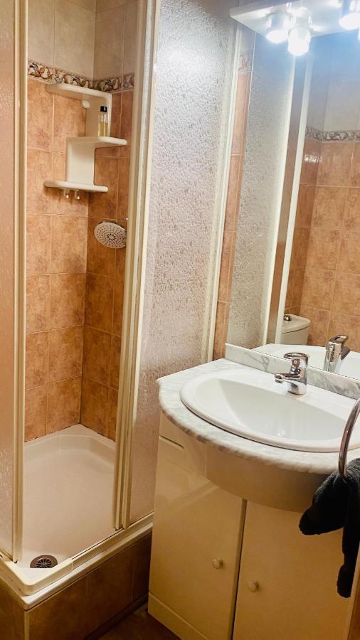Font-Romeu : T2 Avec Grande Terrasse Et Garage Apartamento Exterior foto